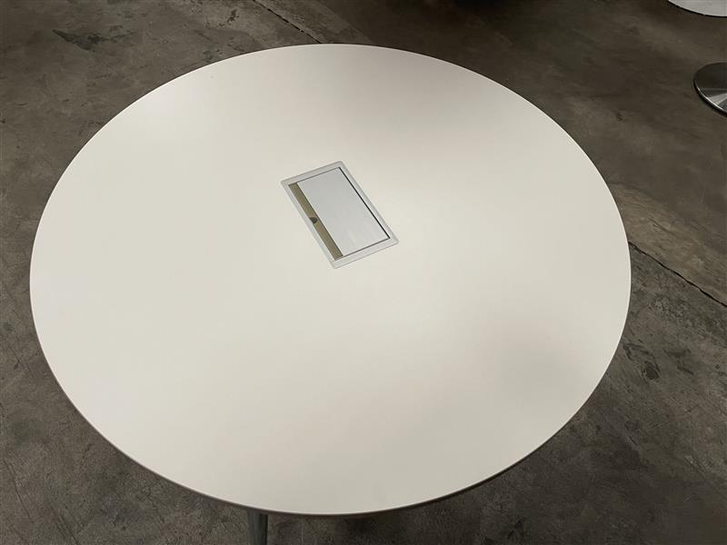 Orangebox: Obvio Circular Meeting Table - Refurbished