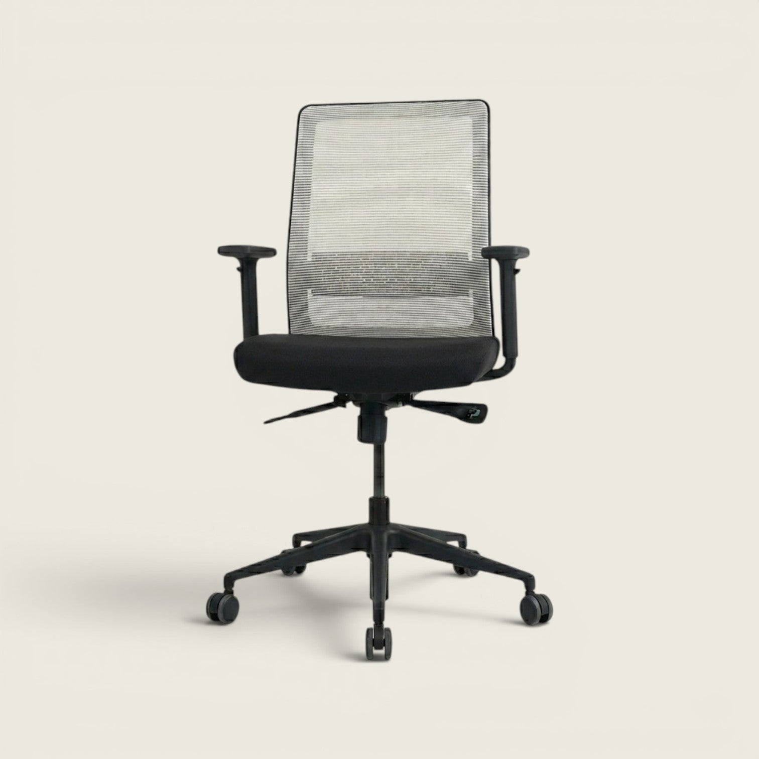 <tc>Bestuhl</tc>Chaise de bureau S30 en tissu noir avec dossier en maille crème - Remis à neuf