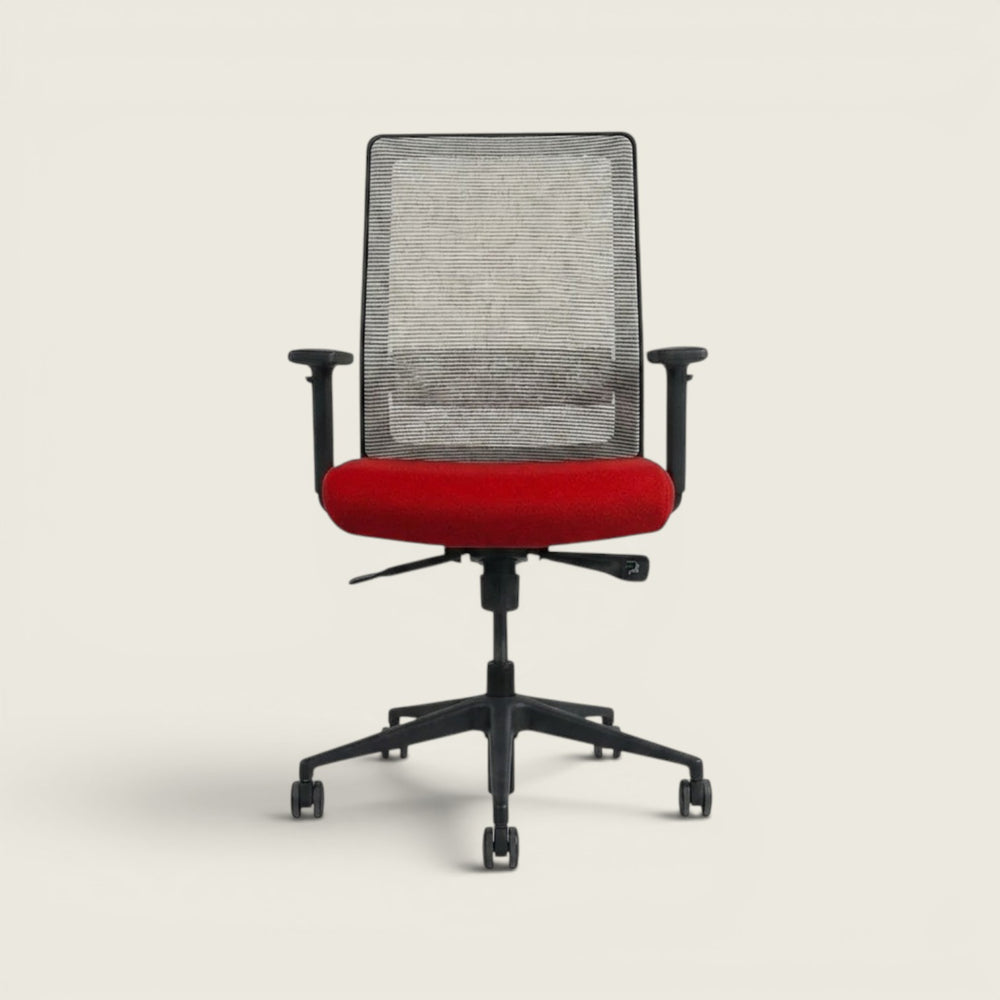 Bestuhl: S30 Task Chair in Red Fabric With a Cream Mesh Back - Refurbi