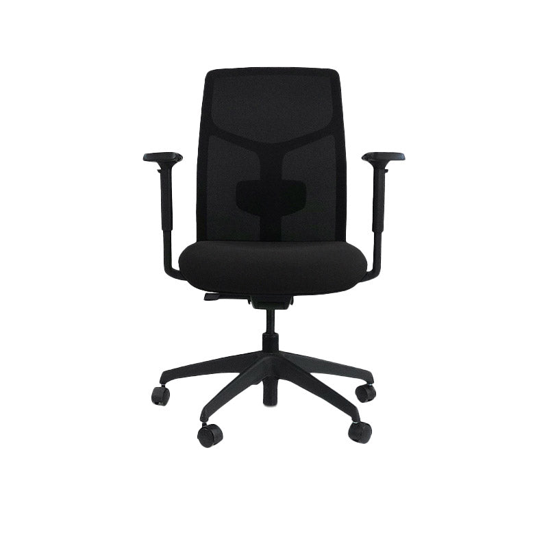 Boss Design: Tauro in schwarzem Stoff – Bürostuhl – generalüberholt