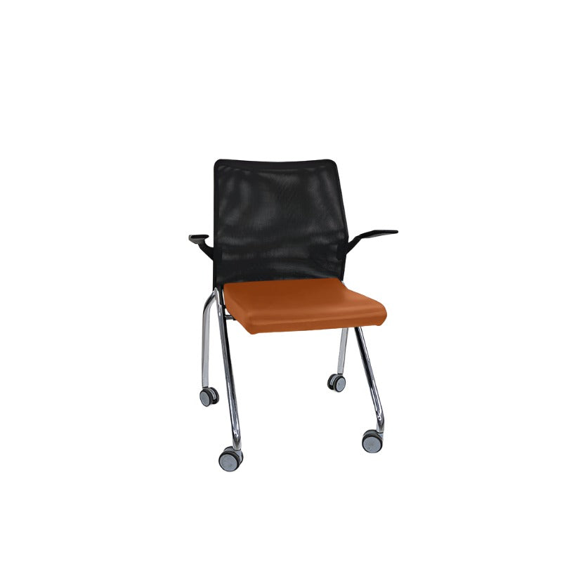 Boss Design: sedia pieghevole nera con braccioli - rinnovata