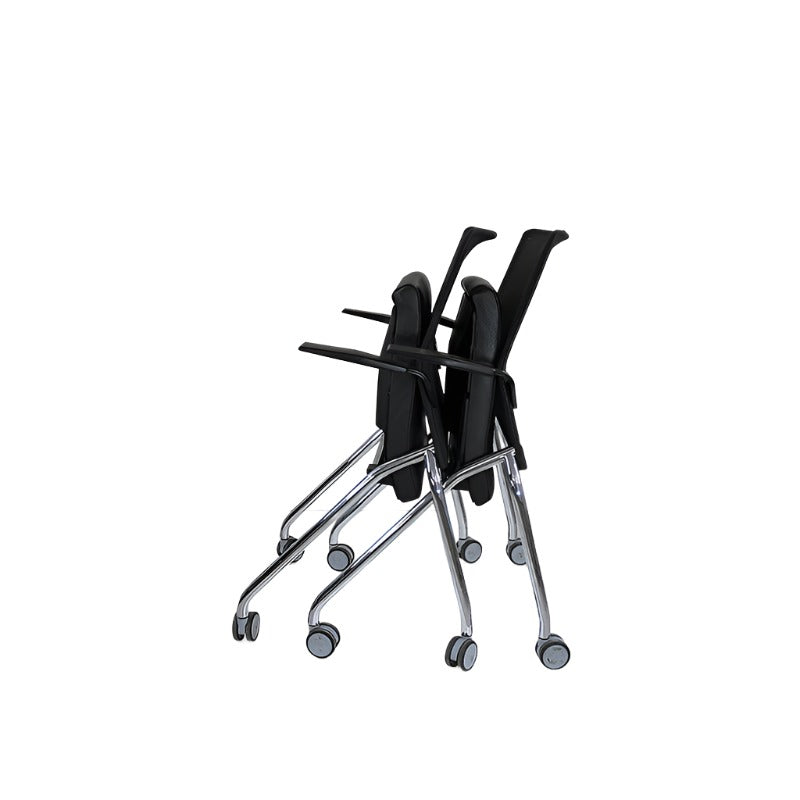 Boss Design: sedia pieghevole nera con braccioli - rinnovata