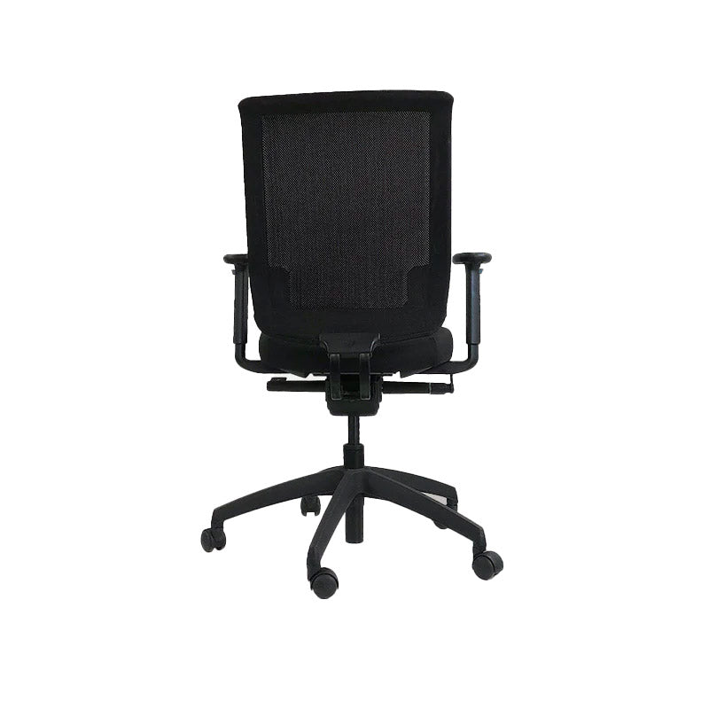 Verbinding: MY-bureaustoel in zwart leer - gerenoveerd