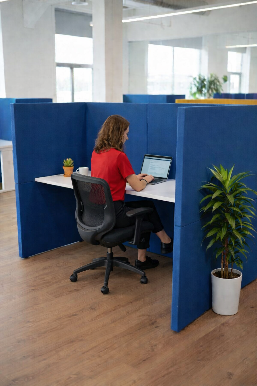 <tc>KI</tc> Europa: Marine-Back-to-Back-Stand – generalüberholt