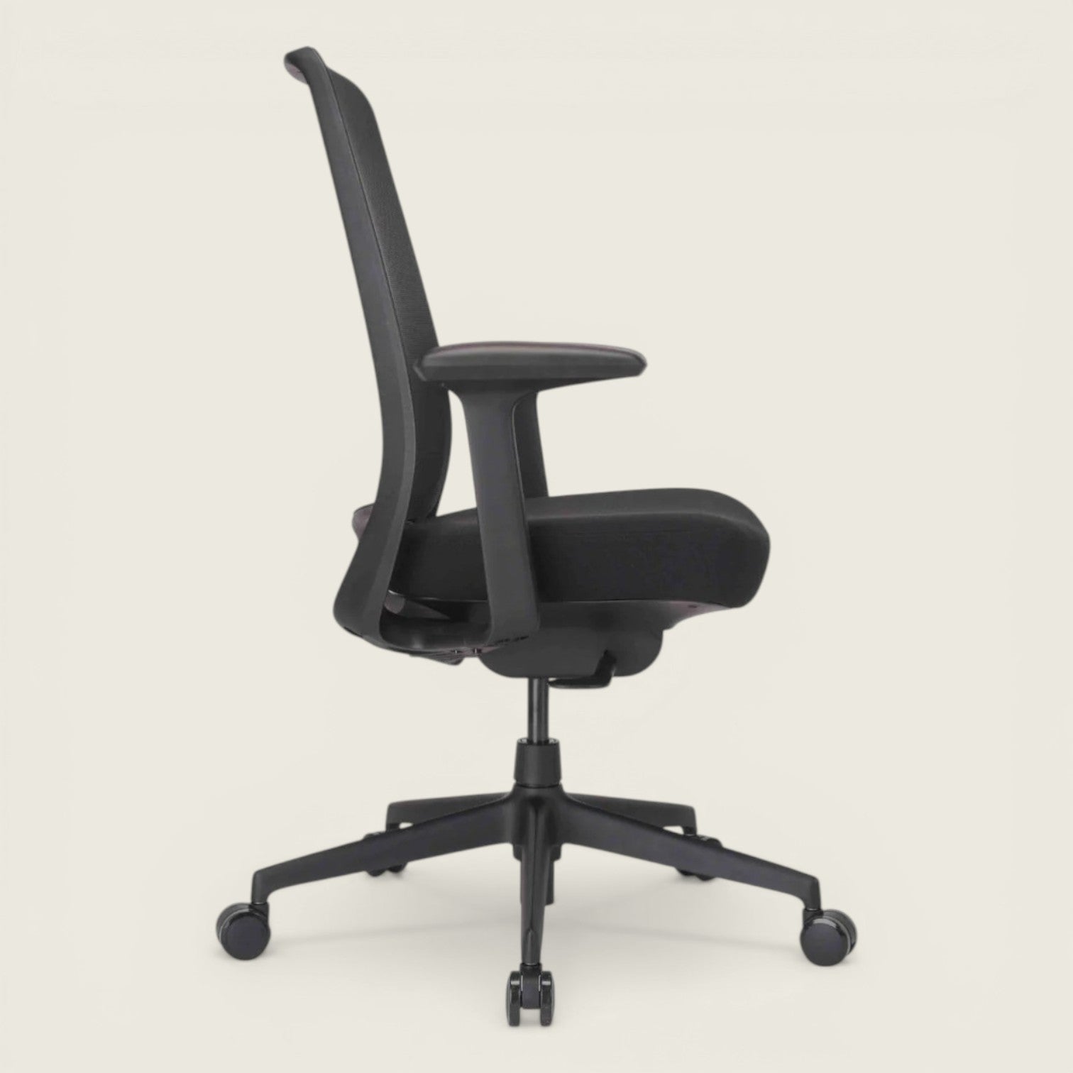 Global: Silla de oficina Elipse con respaldo de malla en negro - Reacondicionada