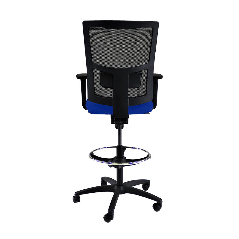 Inhaltsverzeichnis: Ergo Draftsman Chair aus blauem Stoff – generalüberholt