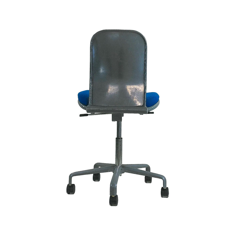 Supporto task outlet chair