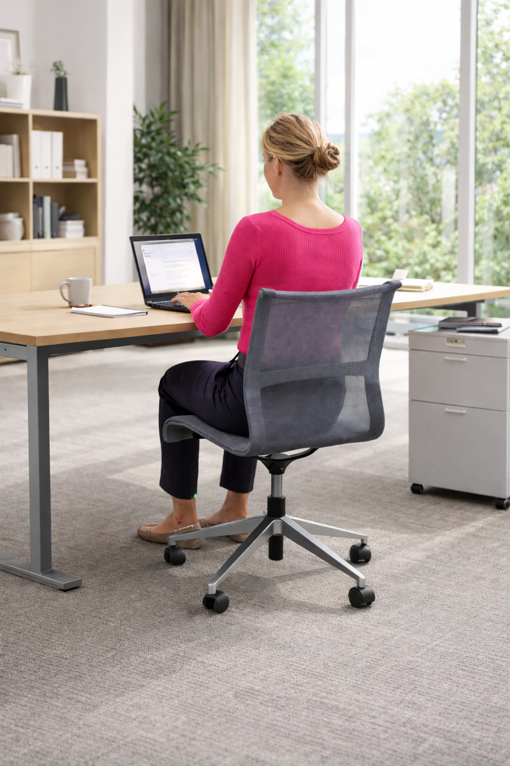 <tc>Herman Miller</tc>Chaise de bureau grise (sans accoudoirs) - Remis à neuf