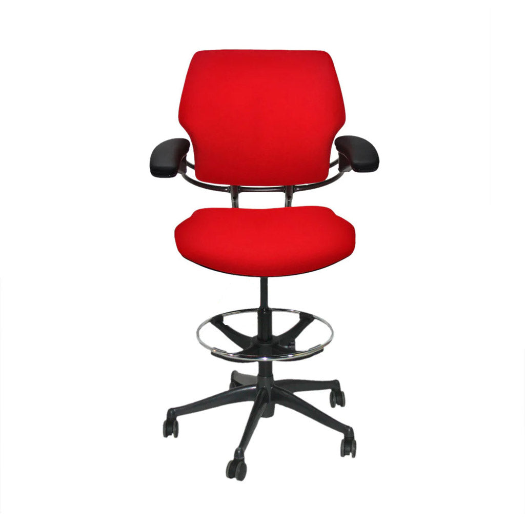 Humanscale: Freedom Draftsman Chair aus rotem Stoff – generalüberholt
