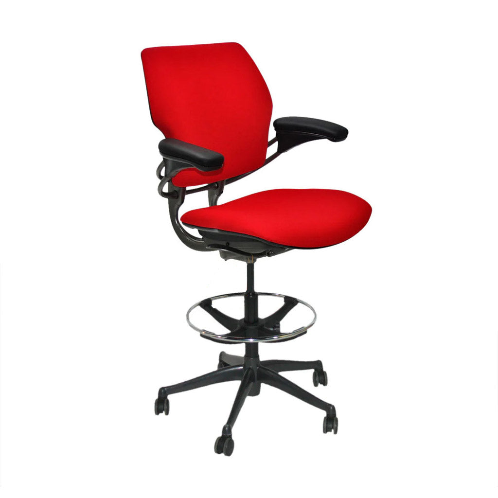 Humanscale: Freedom Draftsman Chair aus rotem Stoff – generalüberholt