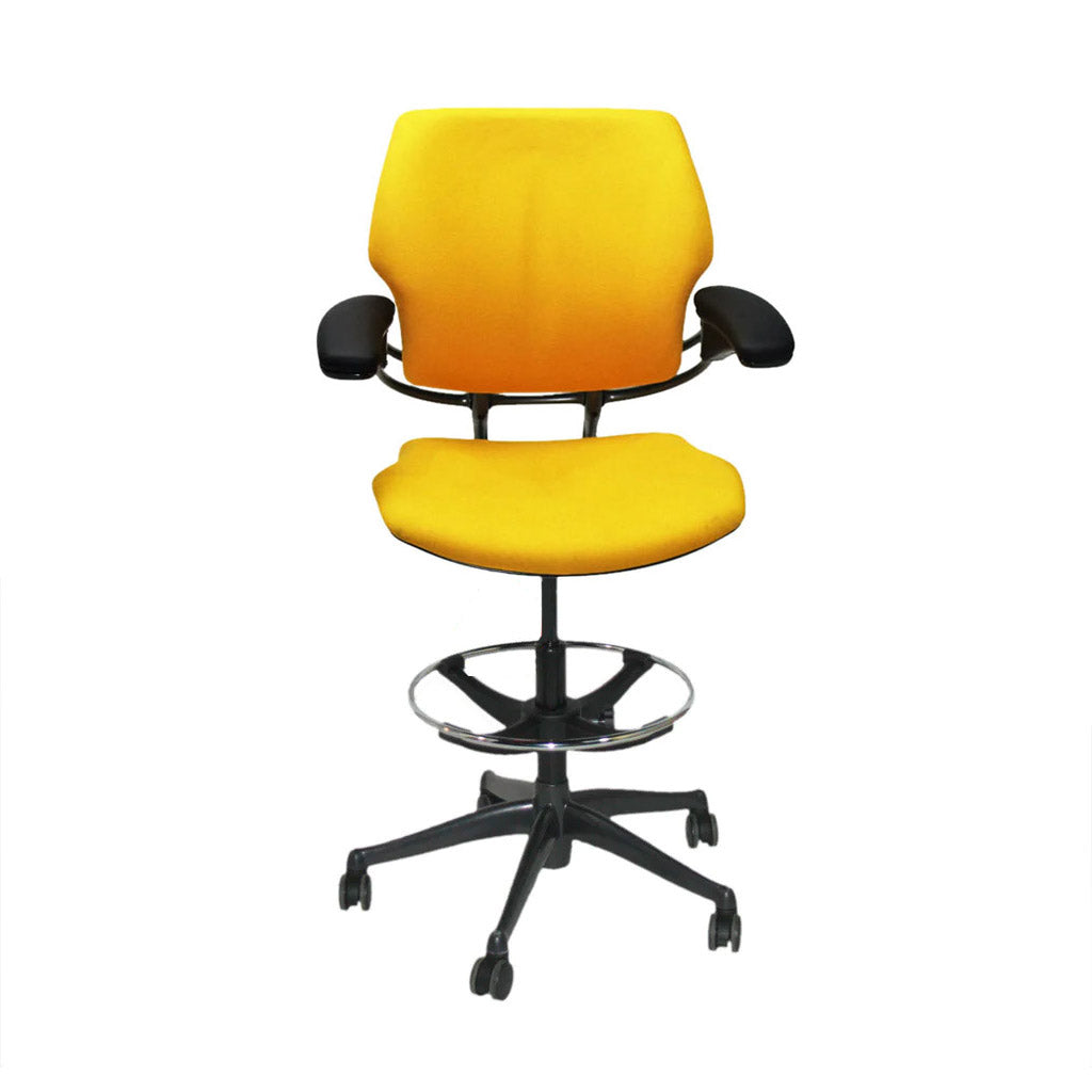 Humanscale: Freedom Draftsman Chair aus gelbem Stoff – generalüberholt