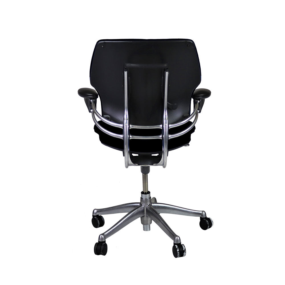 Humanscale: Freedom Task Chair aus schwarzem Stoff – generalüberholt