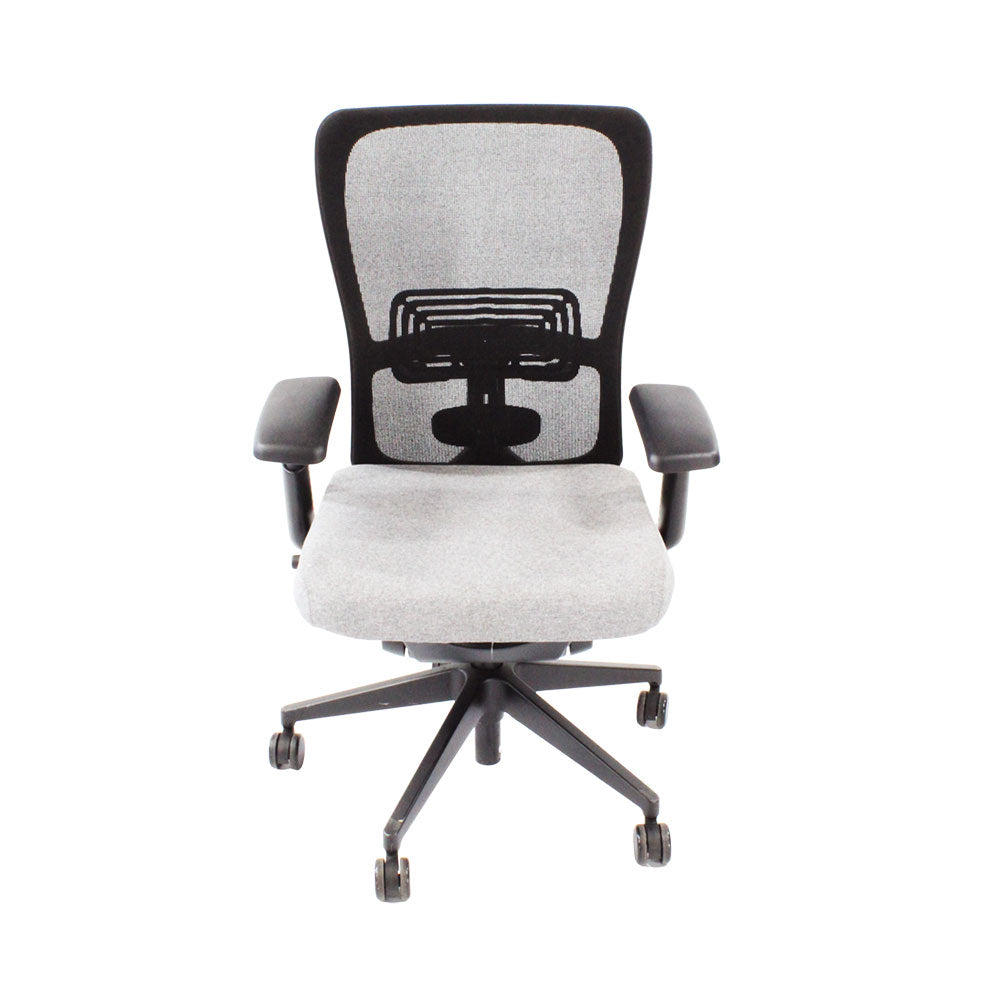 Haworth : Chaise de travail Zody Comforto 89 en tissu gris/cadre noir - Remis à neuf
