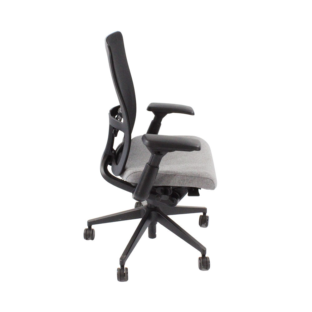 Haworth: Zody Comforto 89 Task Chair in Grey Fabric/Black Frame - Refurbished