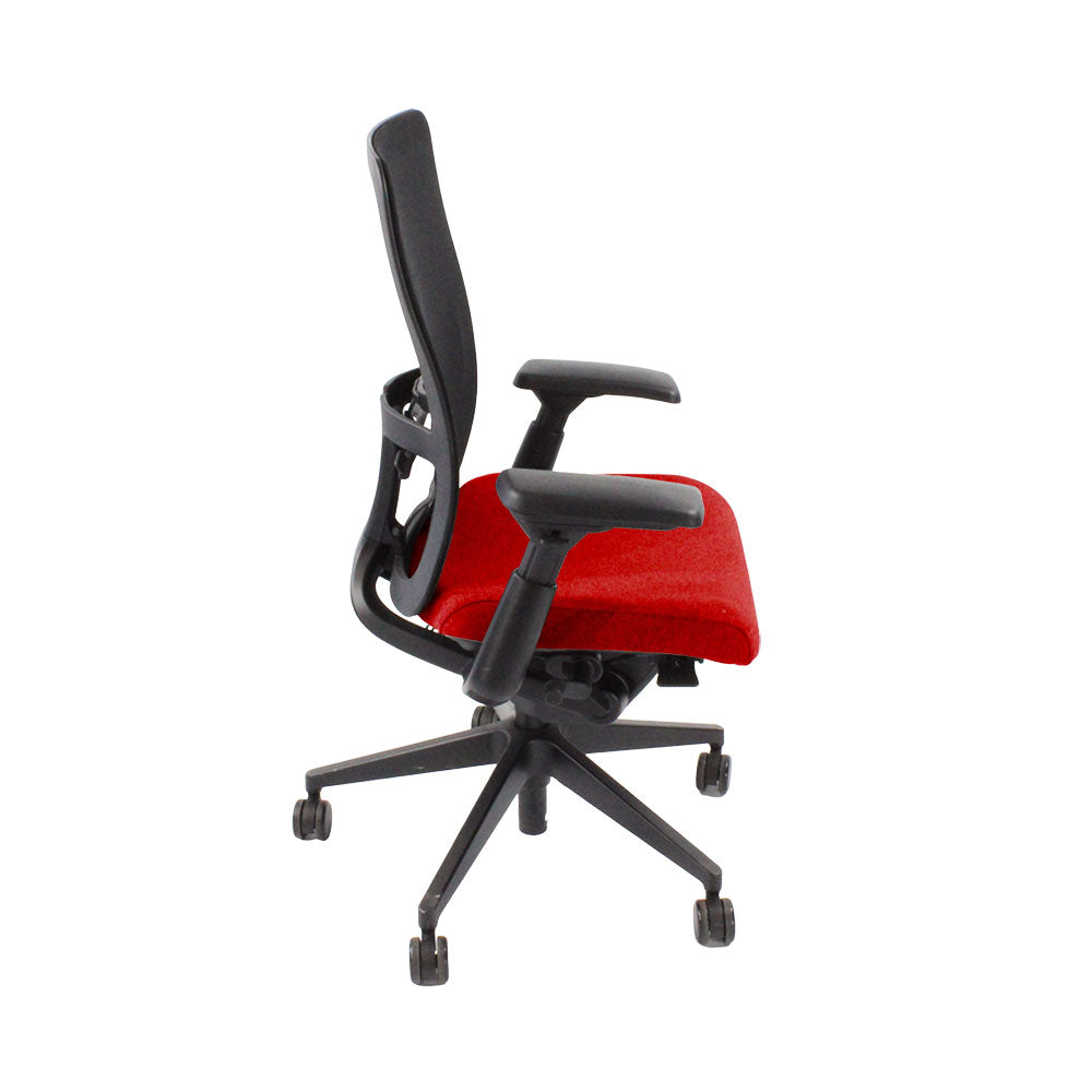 Haworth: Zody Comforto 89 Bürostuhl mit rotem Stoff und schwarzem Gestell – generalüberholt