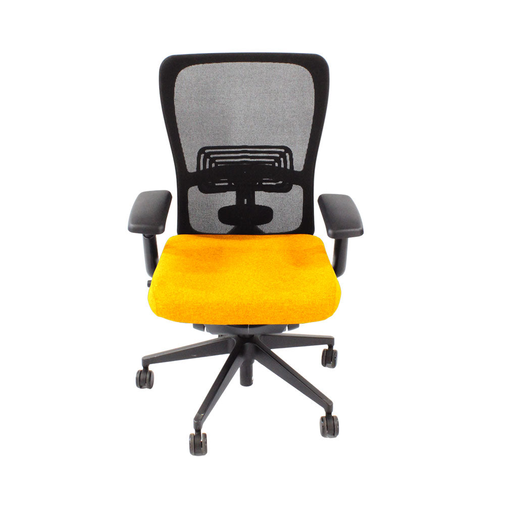 Haworth: Zody Comforto 89 Bürostuhl mit gelbem Stoff und schwarzem Gestell – generalüberholt
