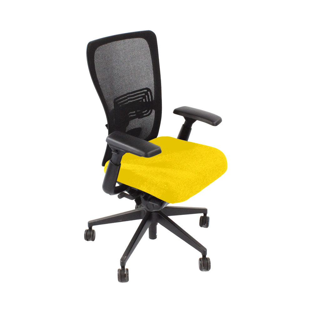 Haworth: Zody Comforto 89 Bürostuhl mit gelbem Stoff und schwarzem Gestell – generalüberholt