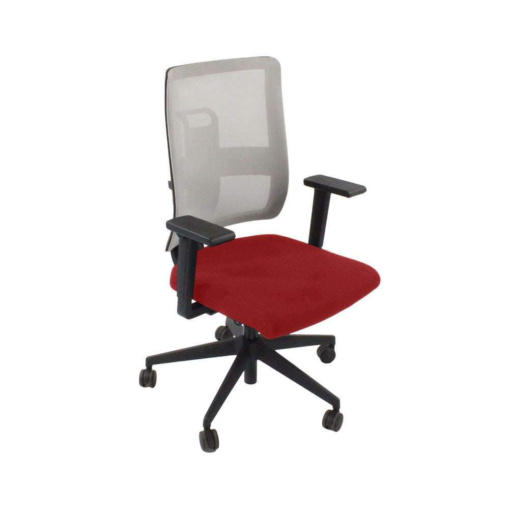Viasit: Toleo bureaustoel met mesh rugleuning in rode stof - gerenoveerd