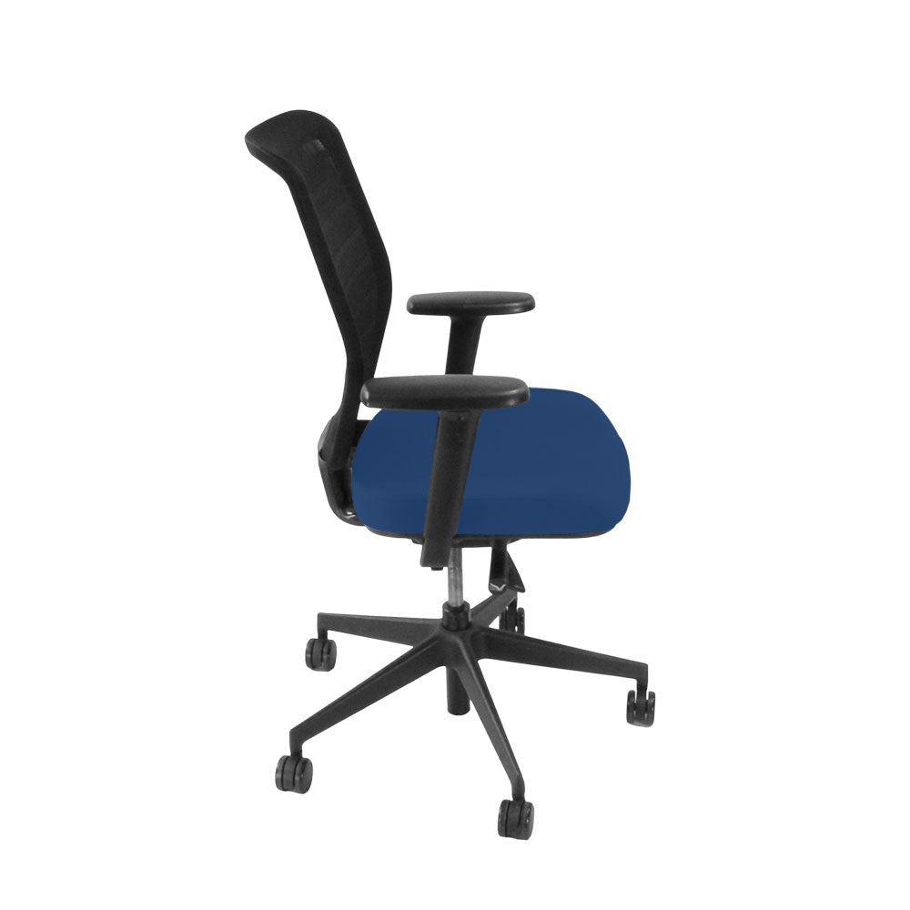 Senator: Fuse Operator Chair in Blue Fabric - Refurbished
