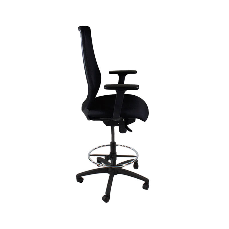 The Office Crowd: Scudo Draftsman Chair aus schwarzem Stoff – generalüberholt