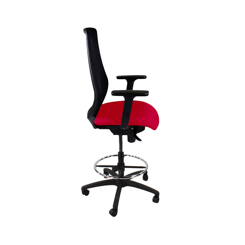 The Office Crowd: Scudo tekenaarsstoel in rode stof - gerenoveerd