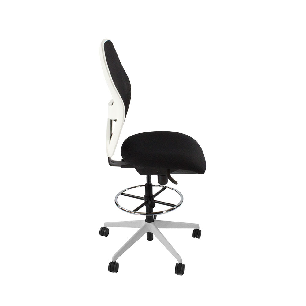 Ahrend: 160 Type Draughtsman Chair Without Arms in Black Fabric - White Base - Refurbished