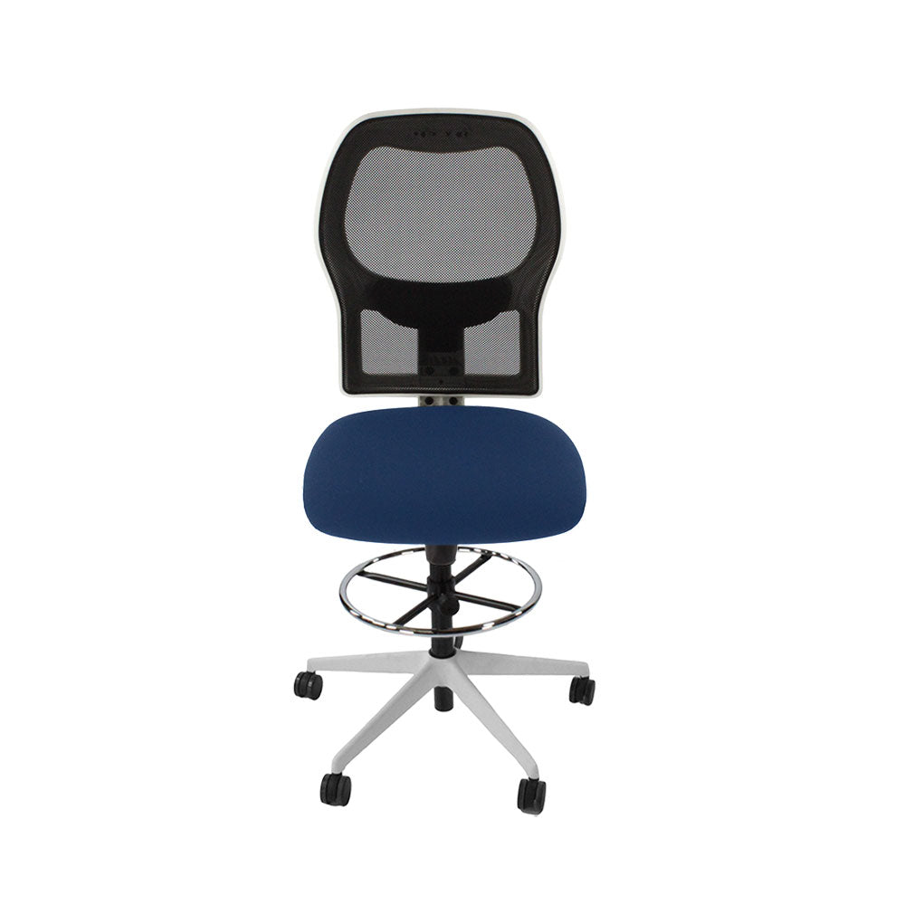 Ahrend: 160 Type Draftsman Chair ohne Armlehnen aus blauem Stoff – weißes Gestell – generalüberholt