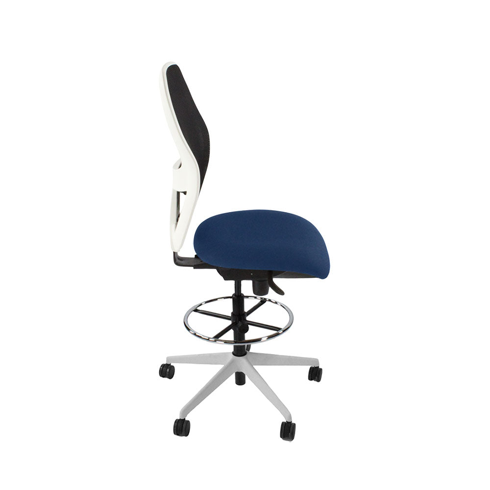 Ahrend: 160 Type Draughtsman Chair Without Arms in Blue Fabric - White Base - Refurbished