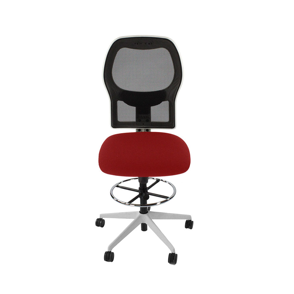 Ahrend: 160 Type Draftsman Chair ohne Armlehnen aus rotem Stoff – weiße Basis – generalüberholt