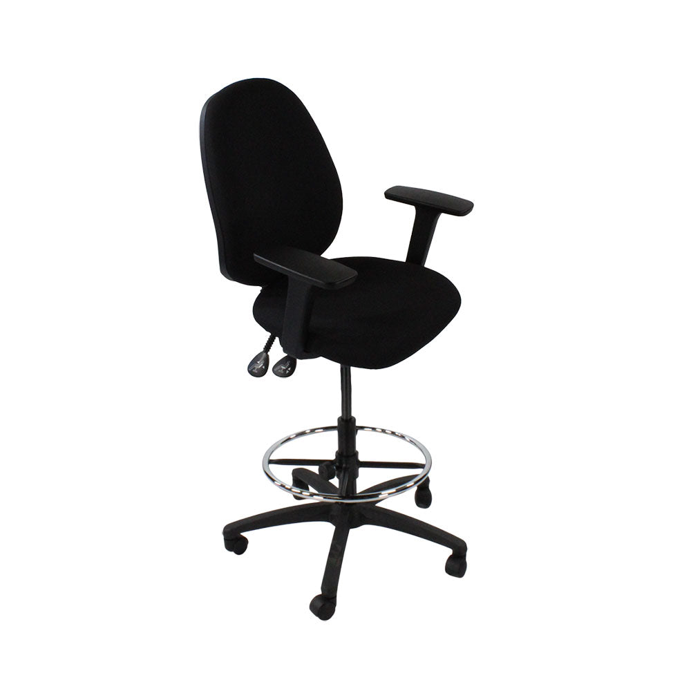 TOC : Chaise de dessinateur haute Scoop en tissu noir - Remis à neuf