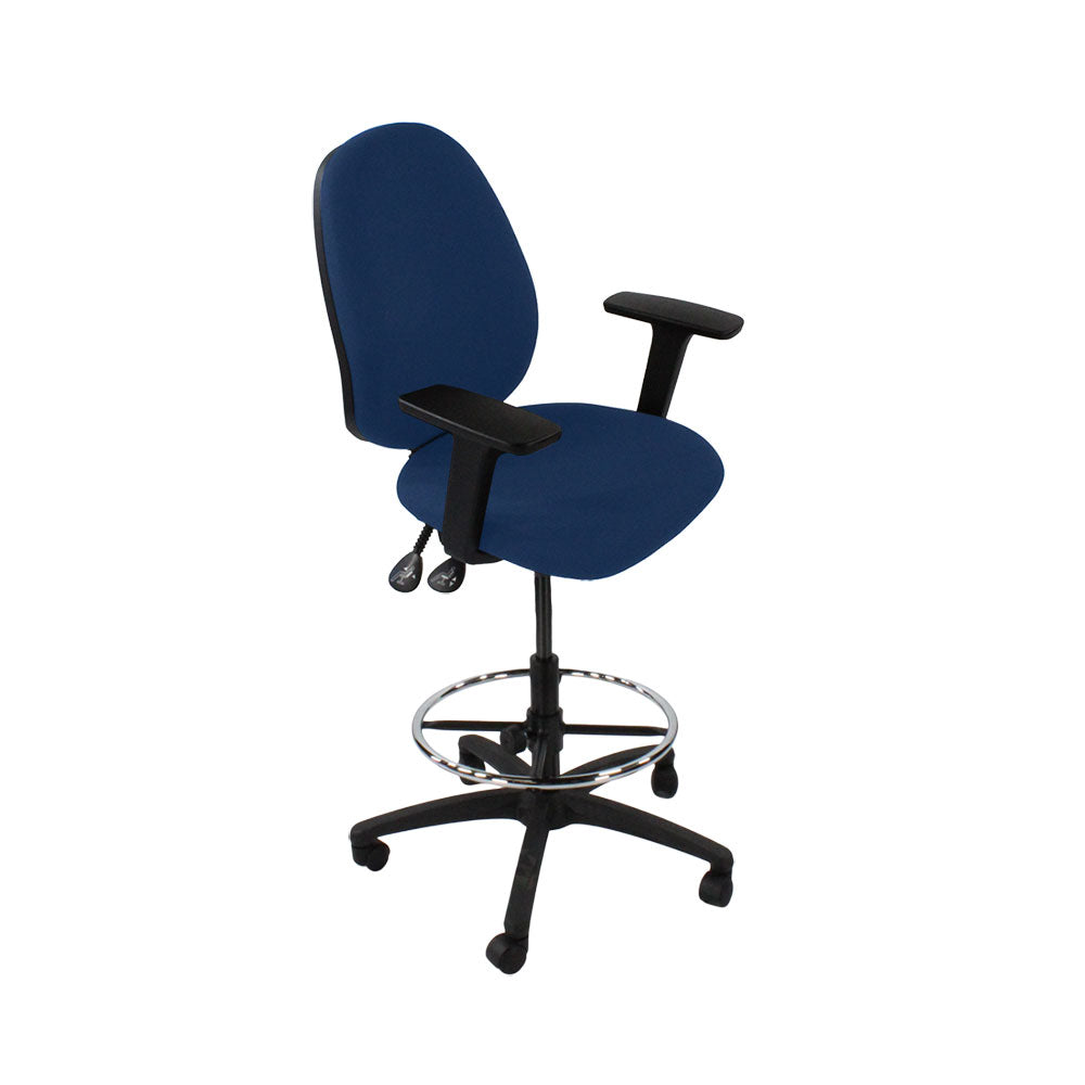 TOC: Scoop hoge tekenstoel in blauwe stof - gerenoveerd
