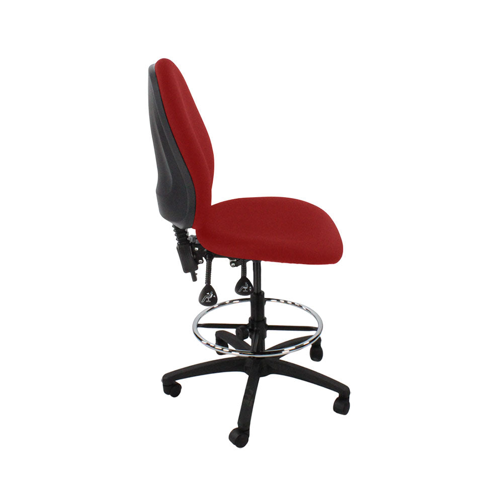 TOC : Chaise de dessinateur haute Scoop sans accoudoirs en tissu rouge - Remis à neuf