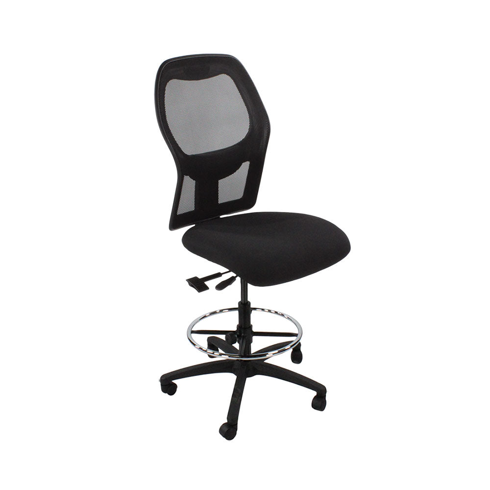Ahrend: 160 Type Draftsman Chair ohne Armlehnen aus schwarzem Stoff – schwarzes Gestell – generalüberholt