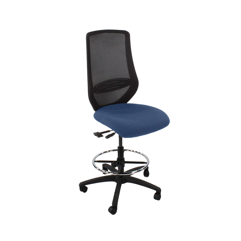 The Office Crowd: Scudo Draftsman Chair ohne Armlehnen aus blauem Stoff – generalüberholt