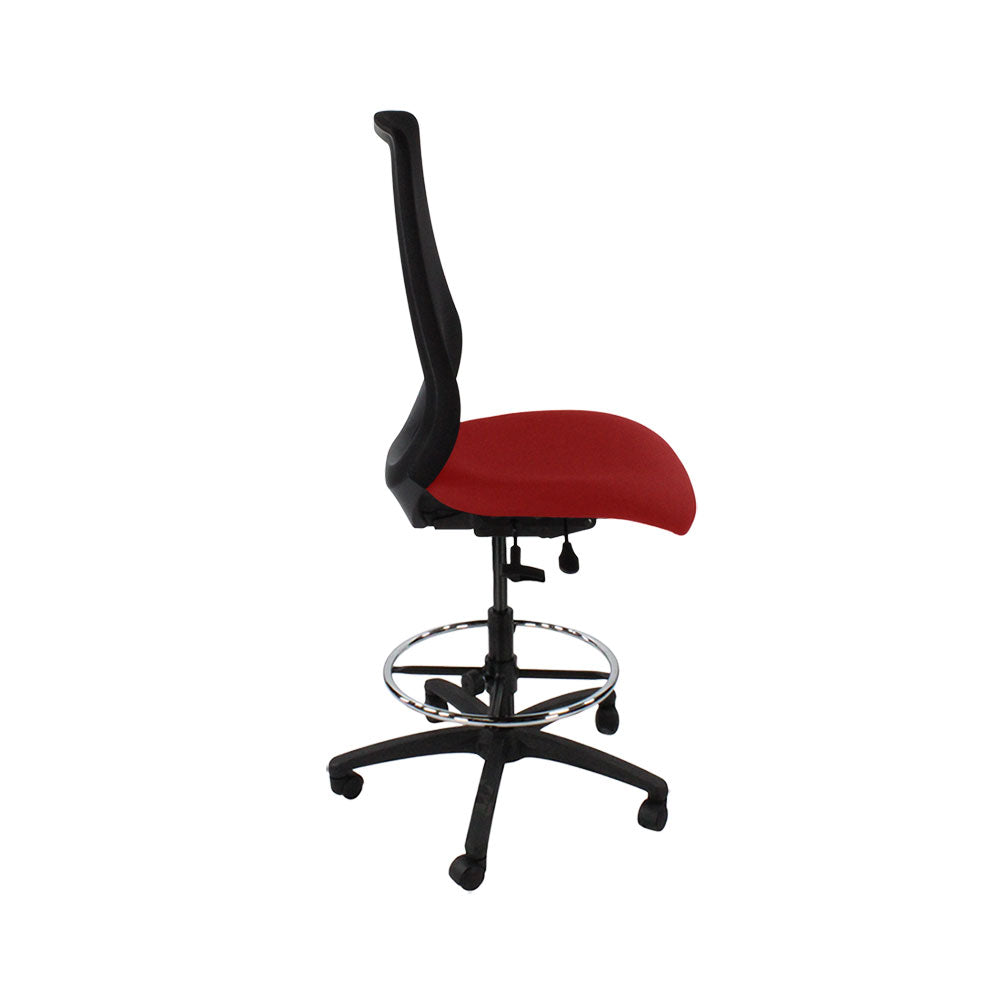 The Office Crowd: Scudo Draftsman Chair ohne Armlehnen aus rotem Stoff – generalüberholt