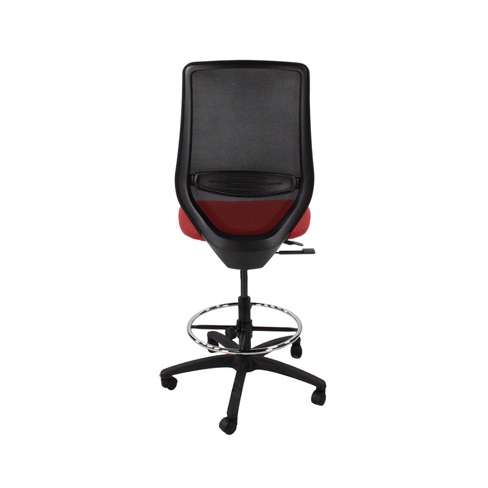 The Office Crowd: Scudo Draftsman Chair ohne Armlehnen aus rotem Stoff – generalüberholt
