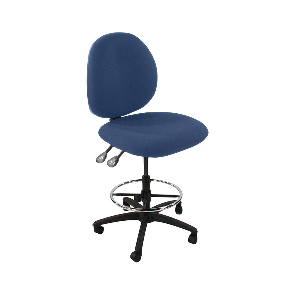 TOC: Scoop Draftsman-stoel zonder armen in blauwe stof - Gerenoveerd
