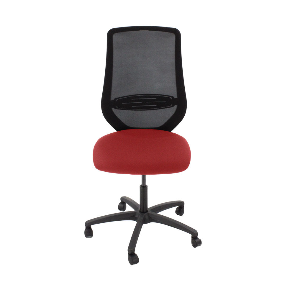The Office Crowd: Scudo bureaustoel met rode stoffen zitting zonder armleuningen - Gerenoveerd