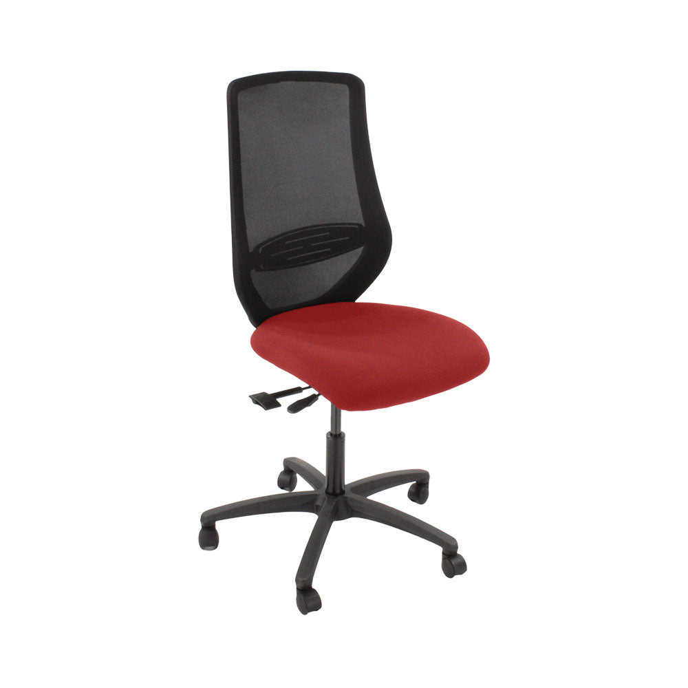The Office Crowd: Scudo bureaustoel met rode stoffen zitting zonder armleuningen - Gerenoveerd