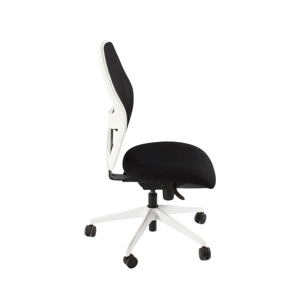 Ahrend: 160 Type Task Chair in Black Fabric/White Frame Without Arms - Refurbished