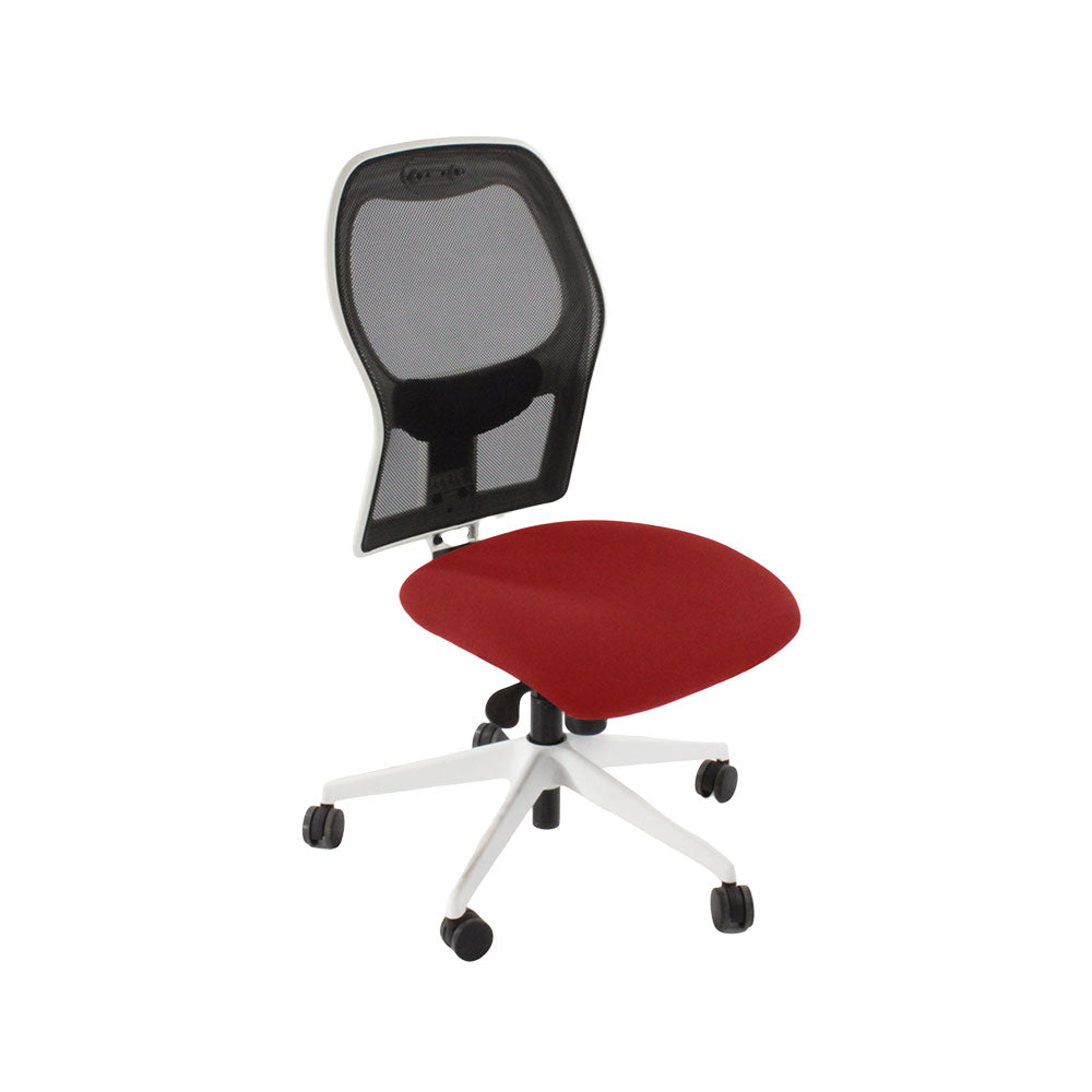 Ahrend: Bürostuhl Typ 160 mit rotem Stoff/weißem Gestell ohne Armlehnen – generalüberholt