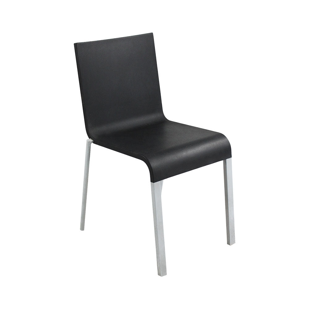 Vitra: .03 Stacking Chair in Black - Refurbished