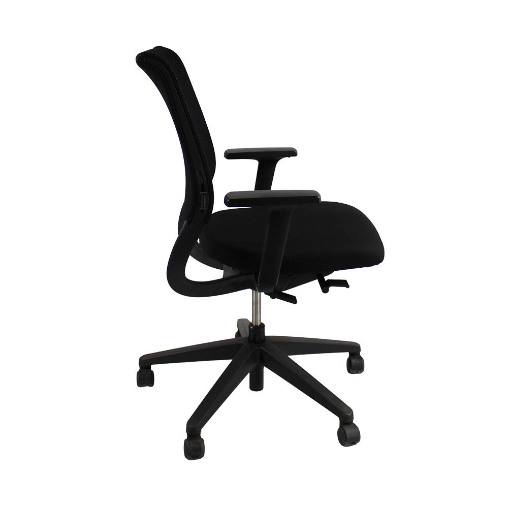 Sedus: Netwin NW-100 Chair with Mesh Back in Black Fabric - Refurbished