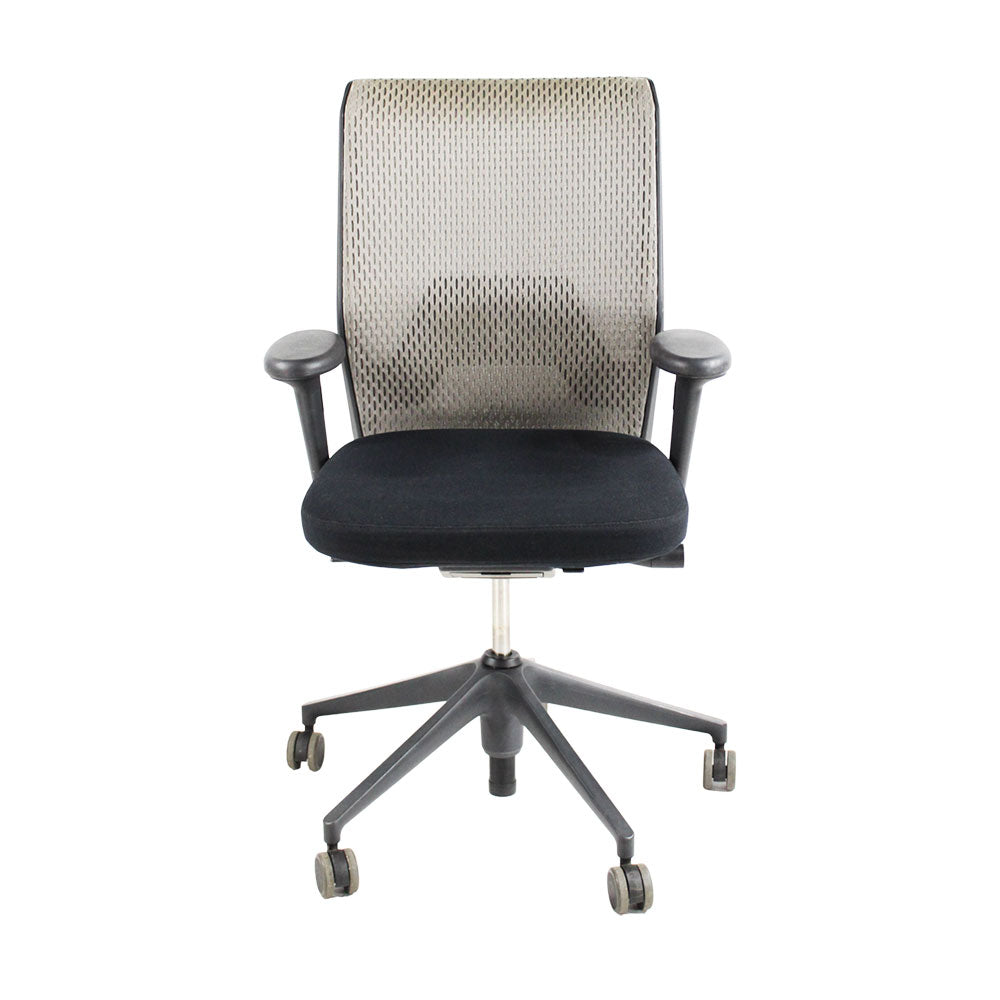 Vitra: ID Mesh Office Chair in Cream - Refurbished