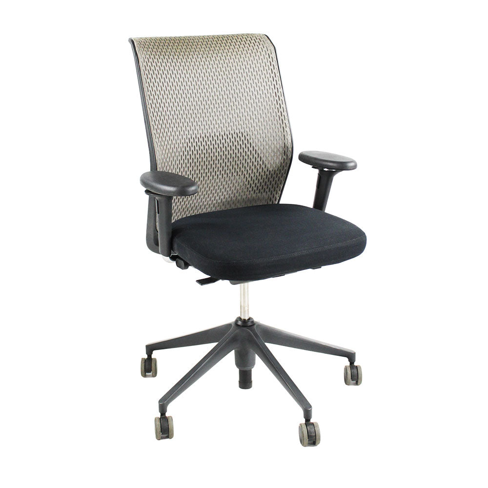 Vitra: ID Mesh Office Chair in Cream - Refurbished