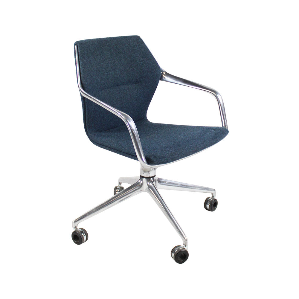 Brunner: Ray Swivel Chair 9232 in Blue Fabric - Refurbished