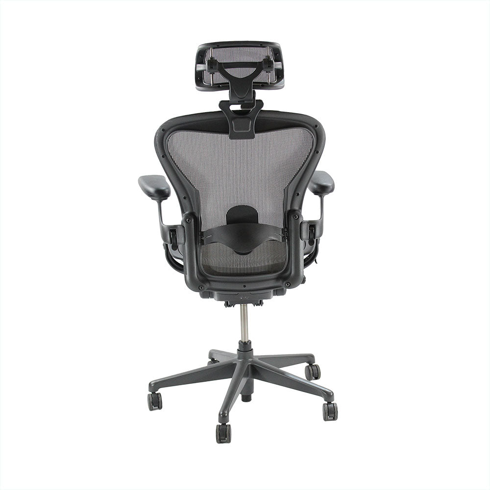 Herman Miller: Aeron Size B Remastered with Headrest in Graphite - Refurbished