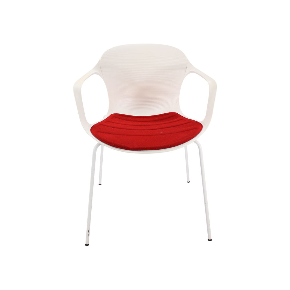 Fritz Hansen: Silla Nap de tela blanca/roja - Reacondicionada