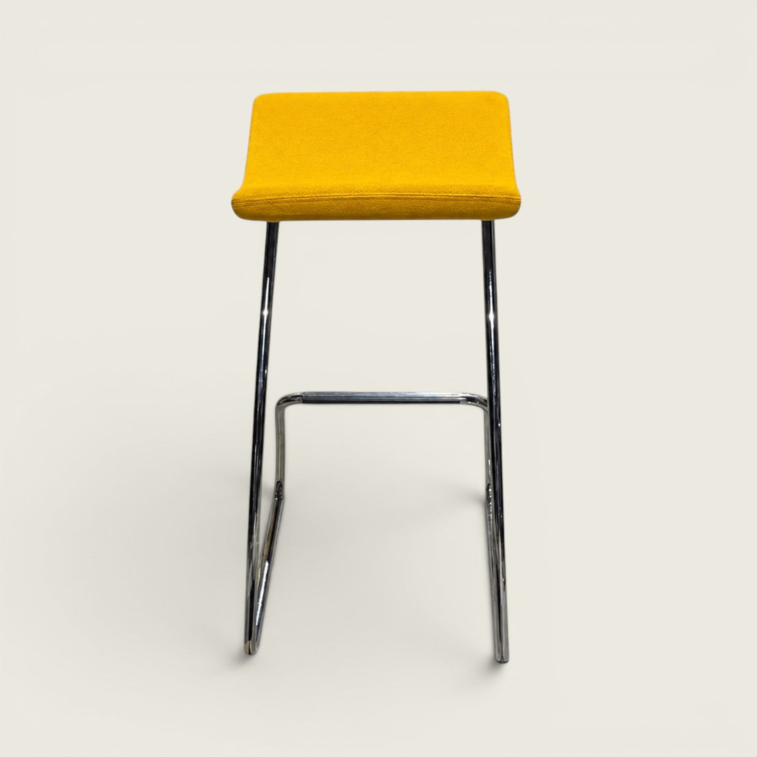 Orangebox: Wooden-leg collaborative stool - (Refurbished)