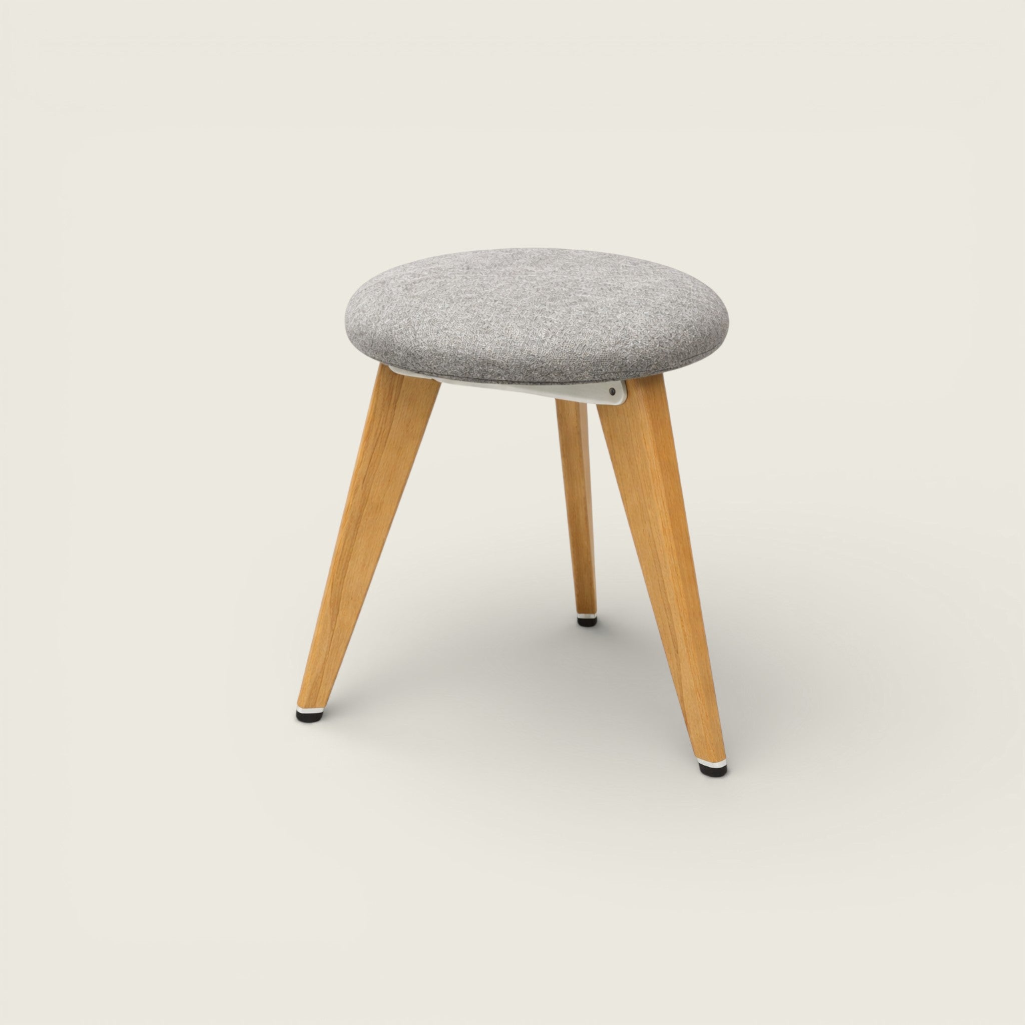 Orangebox: Wooden-leg collaborative stool - (Refurbished)
